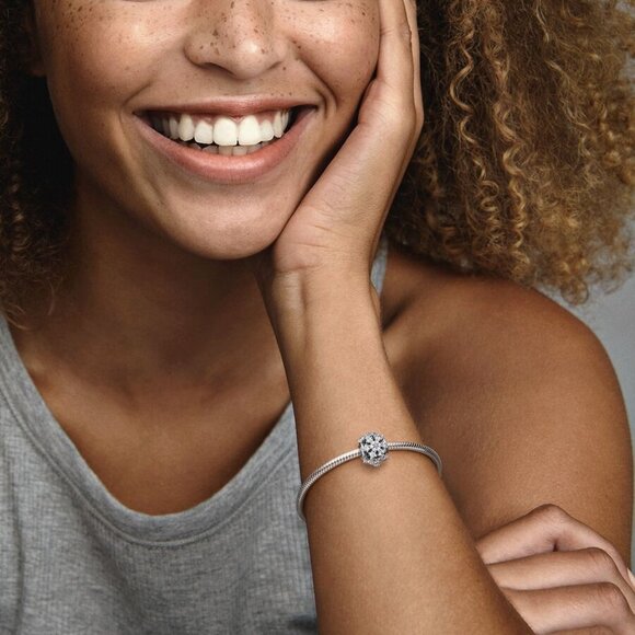 Pandora Sparkling Herbarium Cluster Round Charm|Pendant - Picture 4 of 5